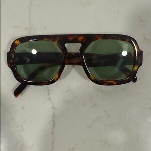 Tortoiseshell Sunglasses with Green Lenses